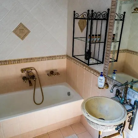 Chariklia's House With Private Pool * Káto Lekhónia